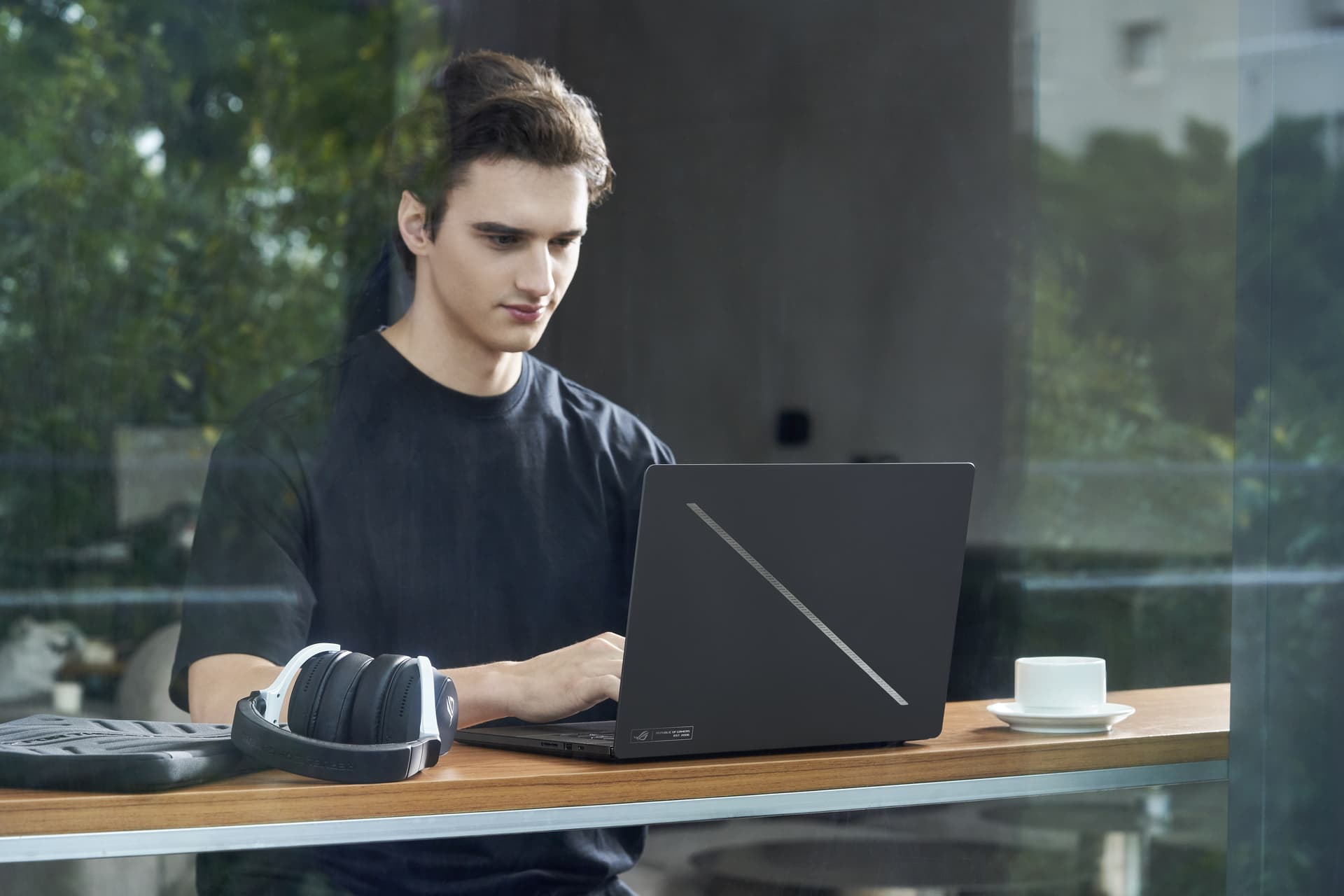 Asus - Portáil Gaming ASUS ROG Zephyrus G16 OLED GU605CX-QR113W, Intel Core Ultra 9-285H, 64GB, 2TB SSD, Nvidia GeForce RTX 5090 24GB, 16', W11. - imagen 20