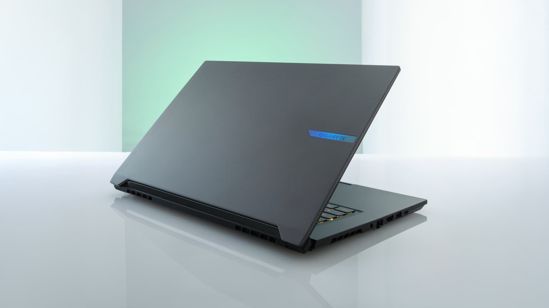 Portátil gaming - Gigabyte Aero X16 1VH93ESC64DH Copilot+ PC, 16" WQXGA, AMD Ryzen™ Al 7 350 50 TOPS, 16GB RAM, 1 TB SSD, GeForce RTX™ 5060, W11 Home - imagen 10